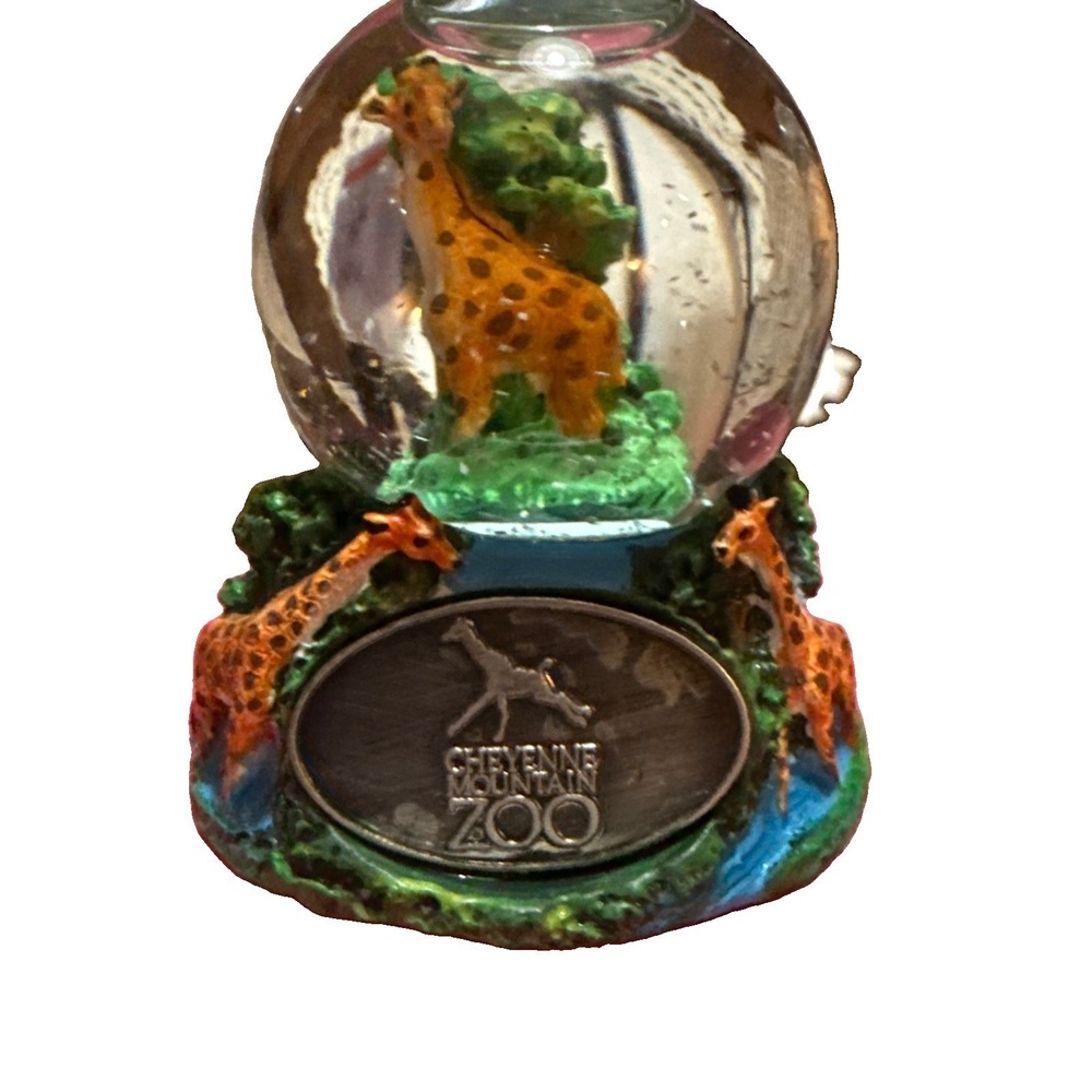 Cheyenne Mountain Zoo Giraffe Water Globe Souvenir Wildlife Decor